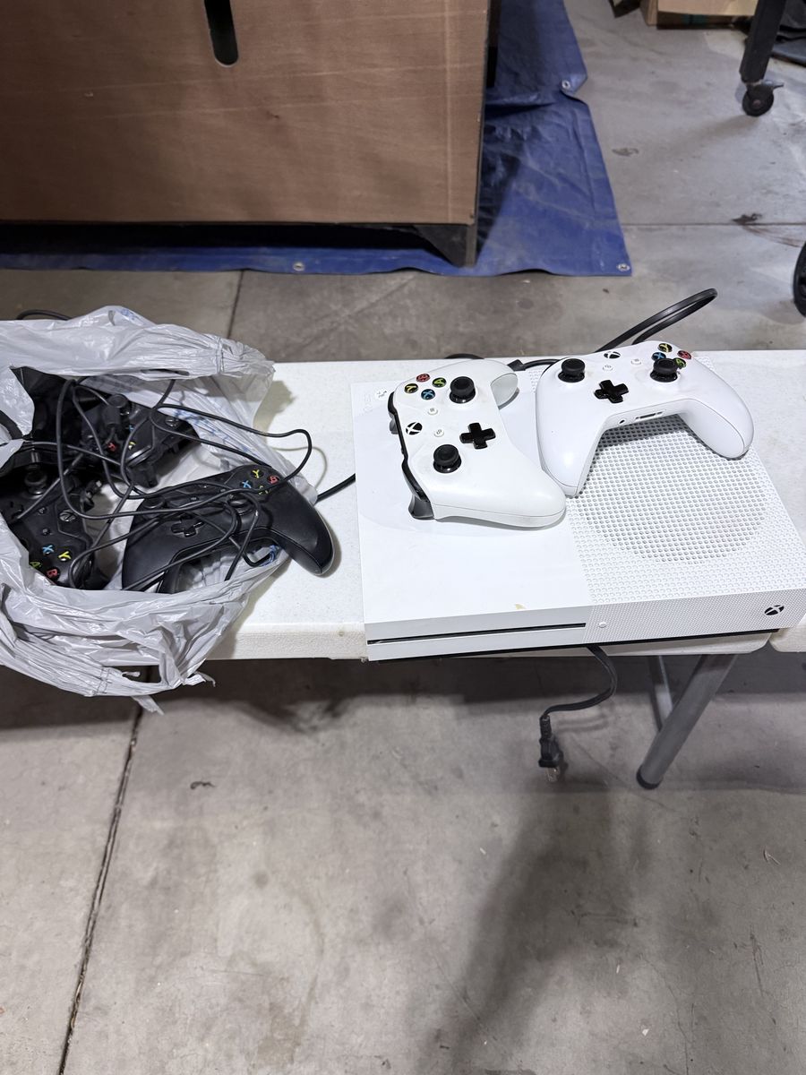 Main image 6