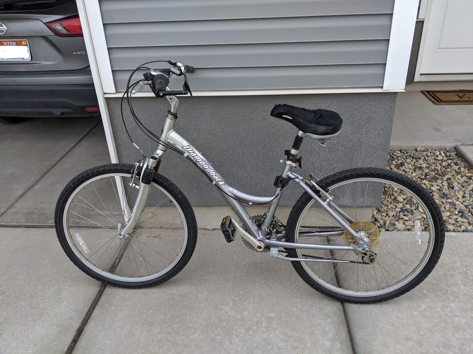 Diamondback Women's Full Suspension 26" Mountain Bike