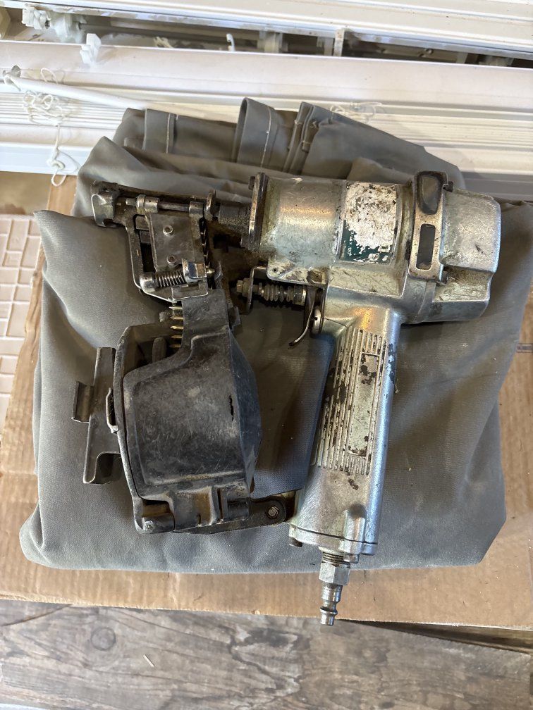 Hitachi Roofing gun works great!