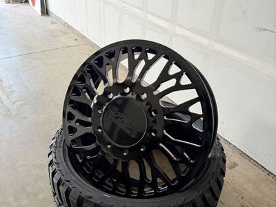 28” JTX Lotus Wheels/ Tires