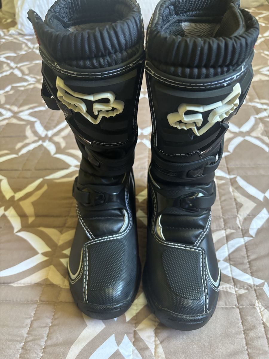 FOX kids dirt Racing boots ages 4-5 for younger feet shorter hight Secure buckle system for little hands removable insole