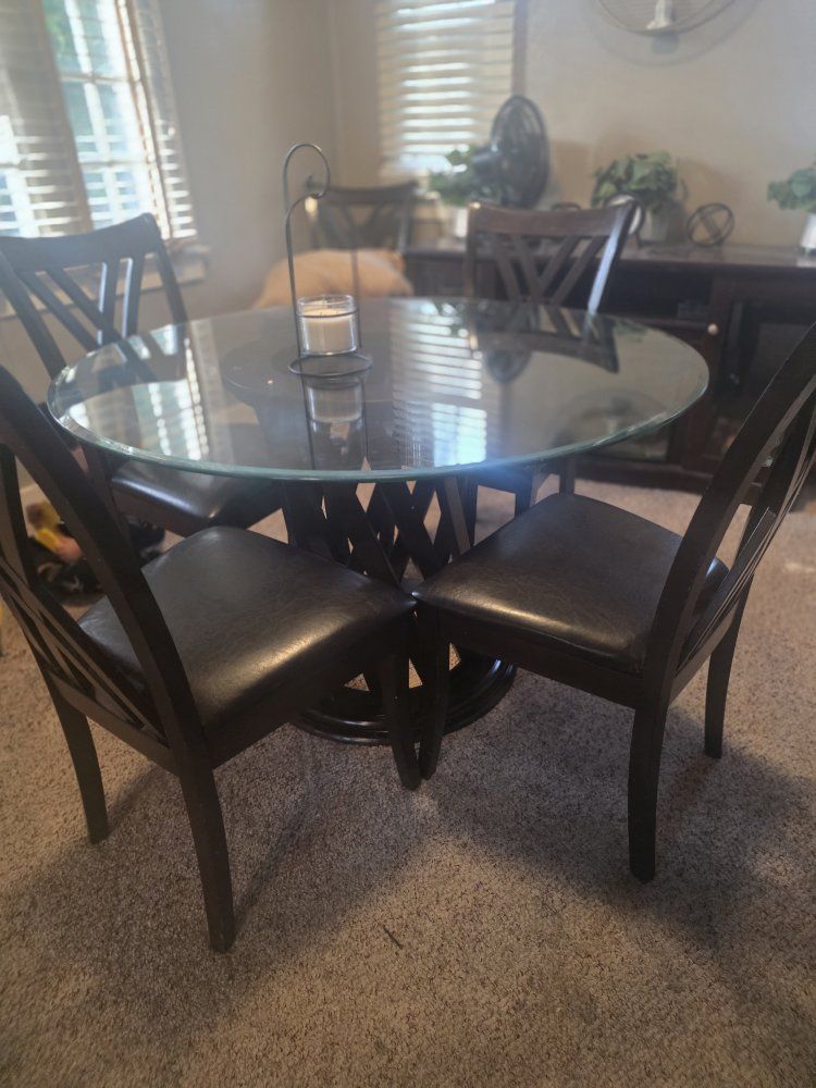 Glass table w/5 chairs
