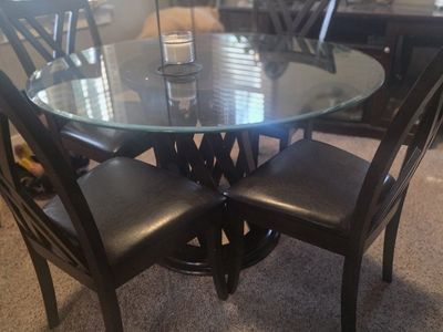 Glass table w/5 chairs