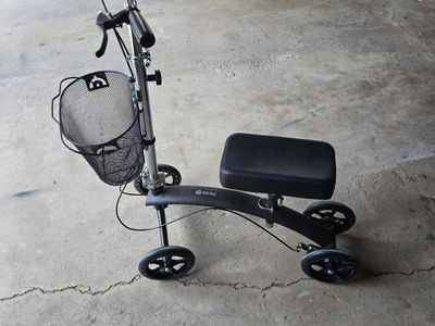 Knee scooter