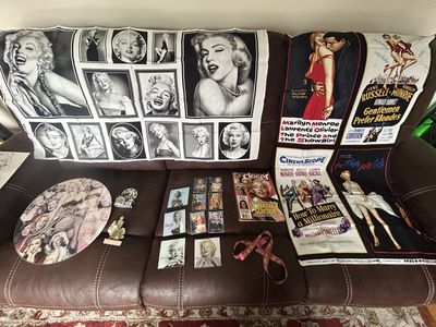 Marilyn Monroe Mixed Memorabilia Lot; Robert Kaufman Fabrics & More, See Pictures