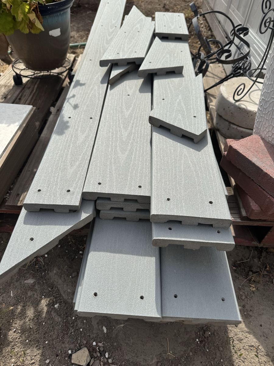 Trex Decking Boards - Light Gray, Assorted Lengths (Used)
