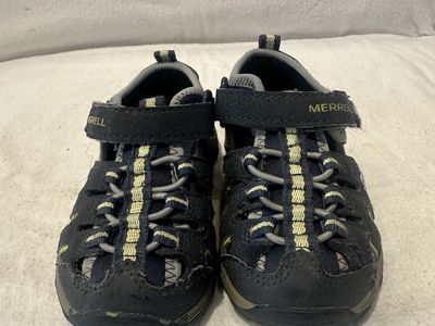 Merrell toddler size 9, navy with lime, green trim, waterproof, hiking sandals