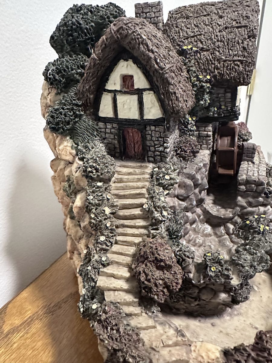 1980’s ceramic cottage waterwheel fountain musical