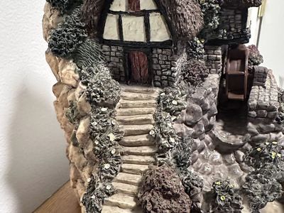 1980’s ceramic cottage waterwheel fountain musical