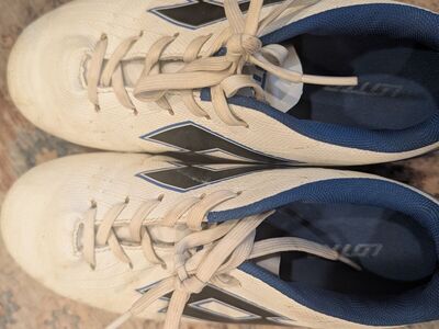 Lotto soccer cleats size 4.5w