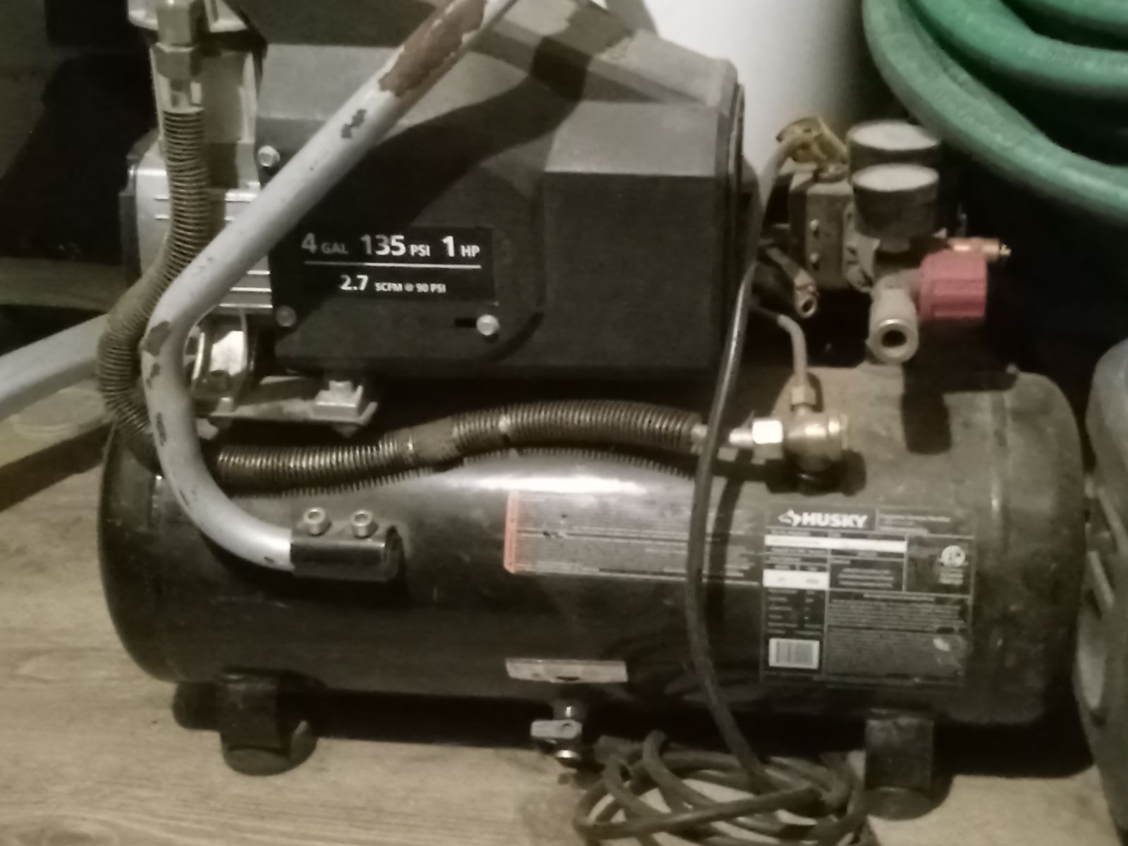 Husky 4 gallon air compressor