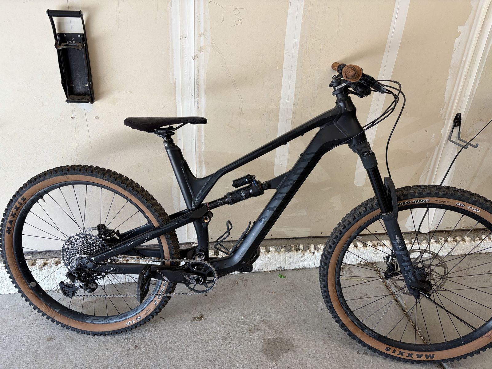 Canyon Spectral AL Full Suspension Mountain Bike.