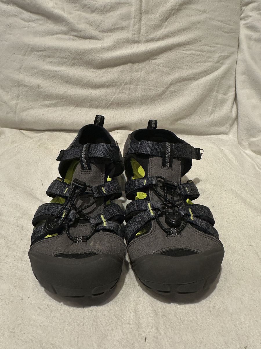 Keen Men’s Size 7 Gray Like, New Hiking Sandals