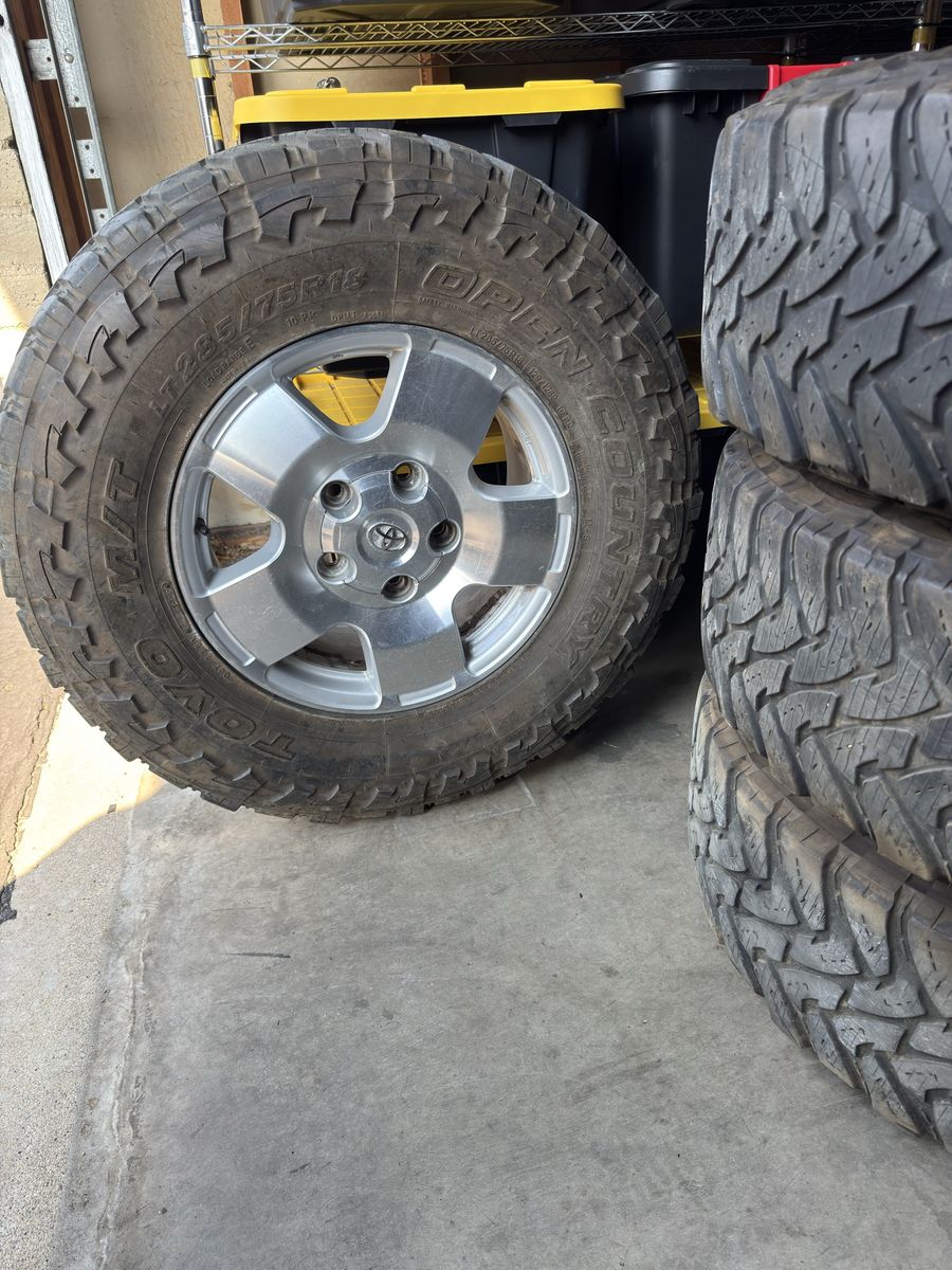 Toyota Tundra wheels and tires 5x150