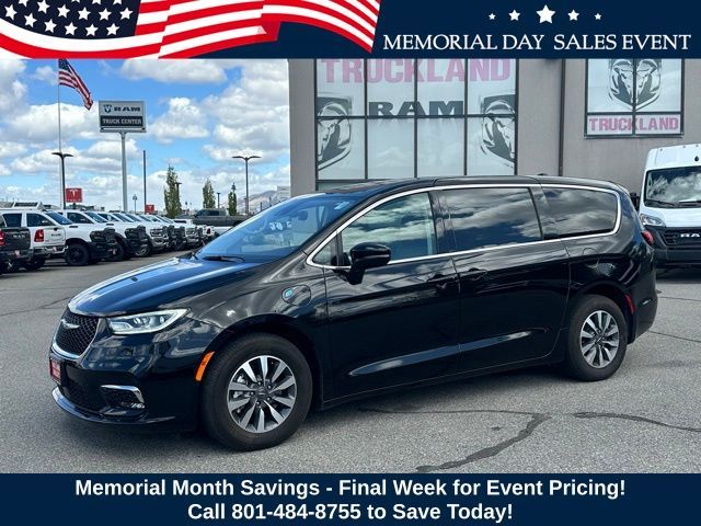 2024 Chrysler Pacifica Plug-In Hybrid Select