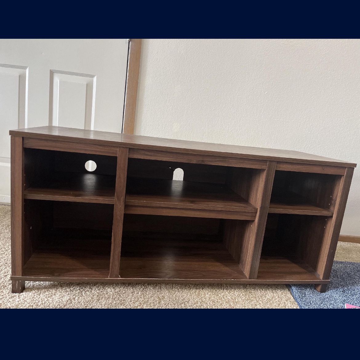 Tv Stand / Entertainment center