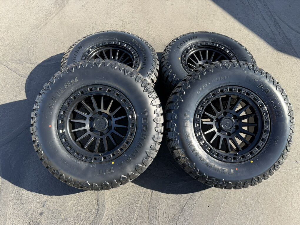 New LT285/70r17 RT Black Arena 6x135 Ford F150 6