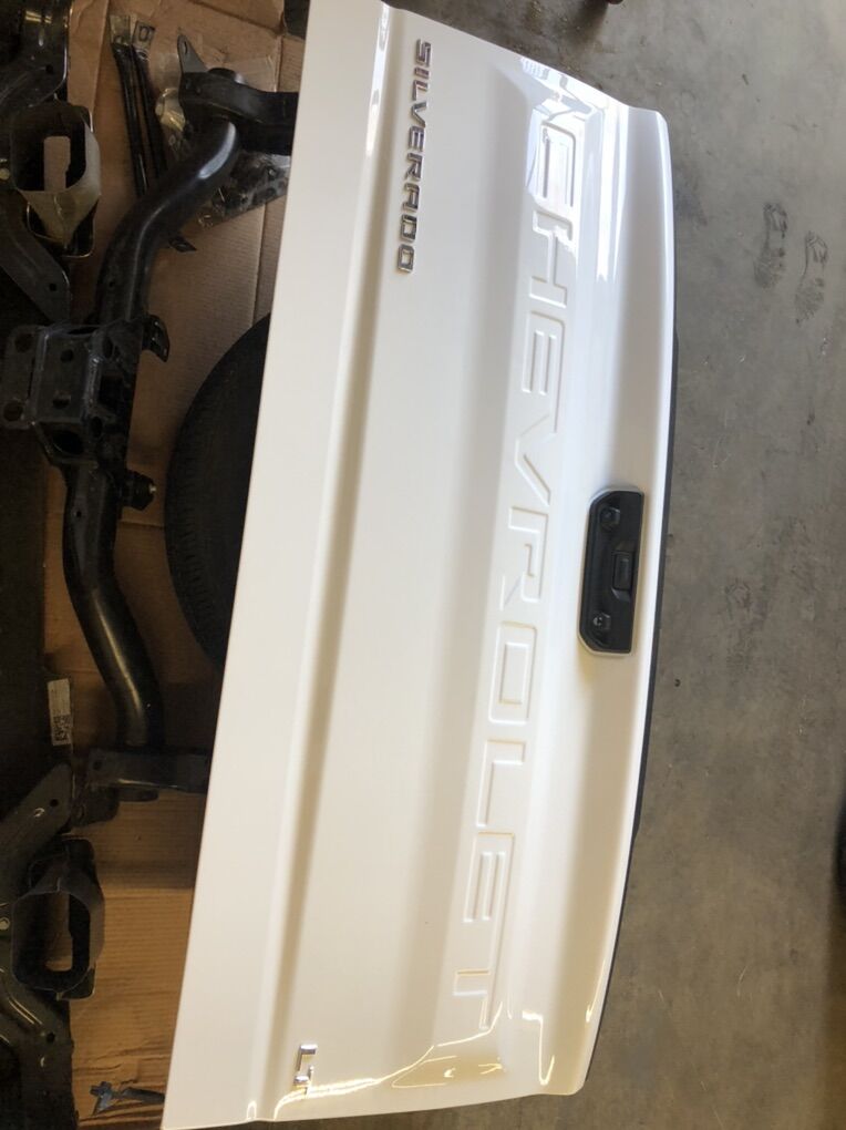 Chevy 1500 LT 2025 Tailgate, Bumper, Receiver.