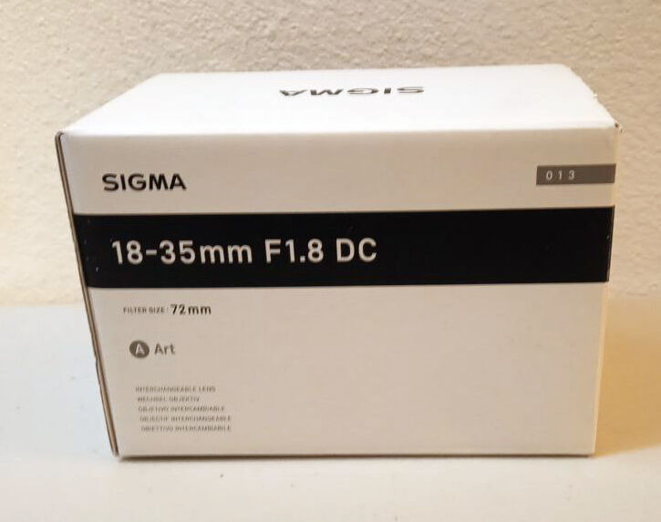 Sigma SDQuattro for sale. Body and 3 Lenses. AS NEW IN BOX