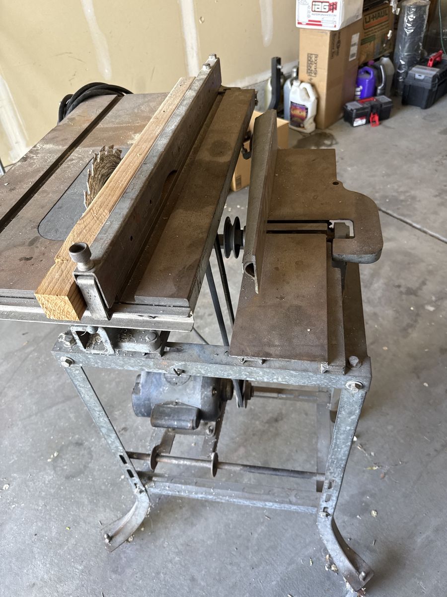 Vintage Delta Milwaukee V8 Table Saw - 3/4 HP Dual Voltage Single Phase Motor