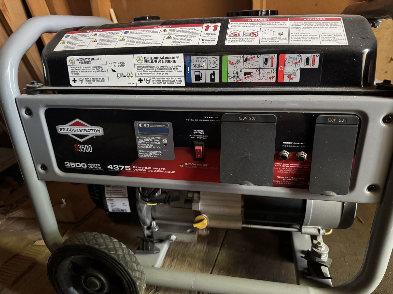 Briggs & Stratton S3500 Portable Generator - 3500 Running Watts, 4375 Starting Watts, used one time