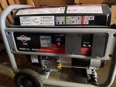 Briggs & Stratton S3500 Portable Generator - 3500 Running Watts, 4375 Starting Watts, used one time
