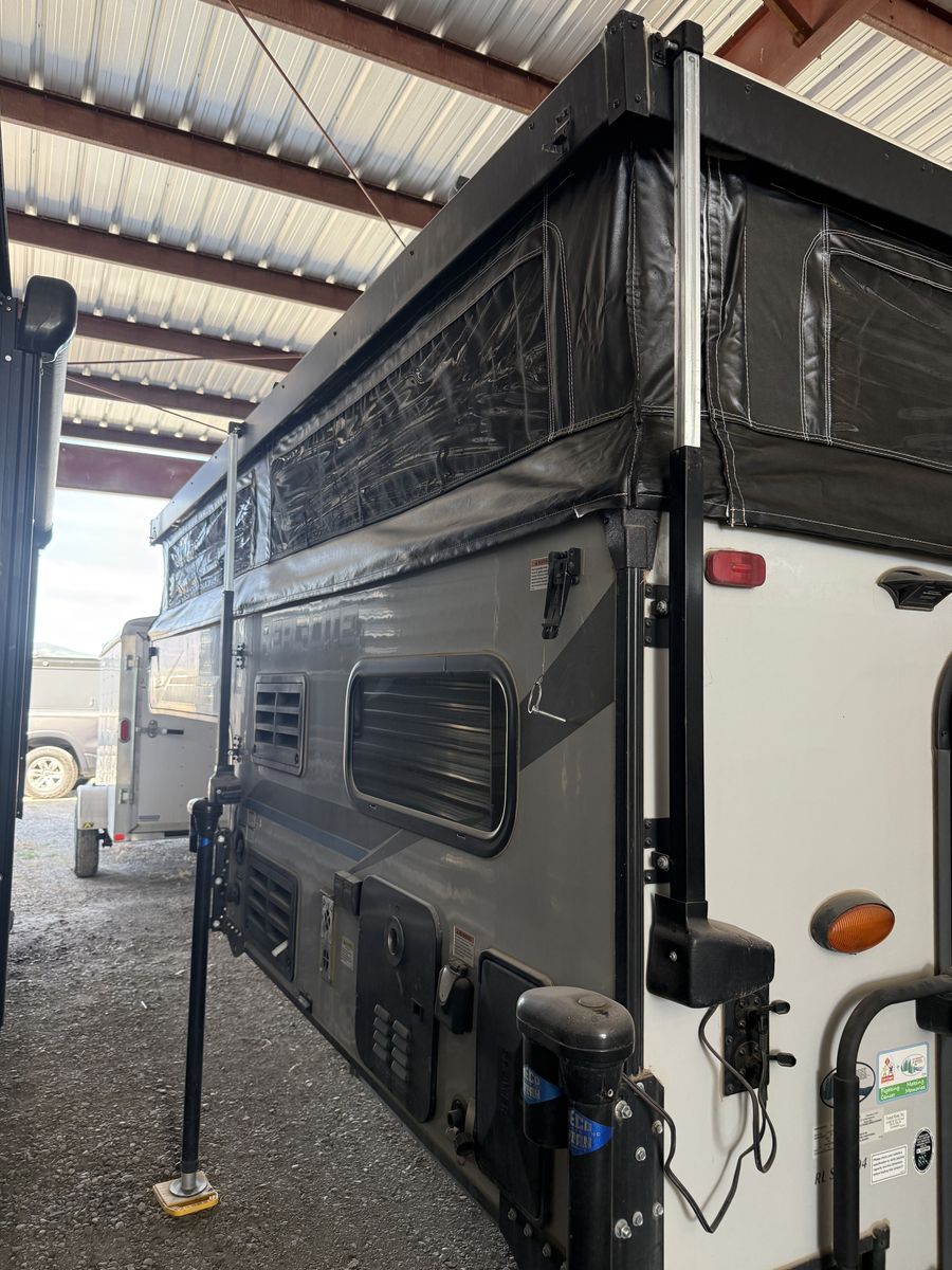 2021 Palomino ss1604 Truck Camper