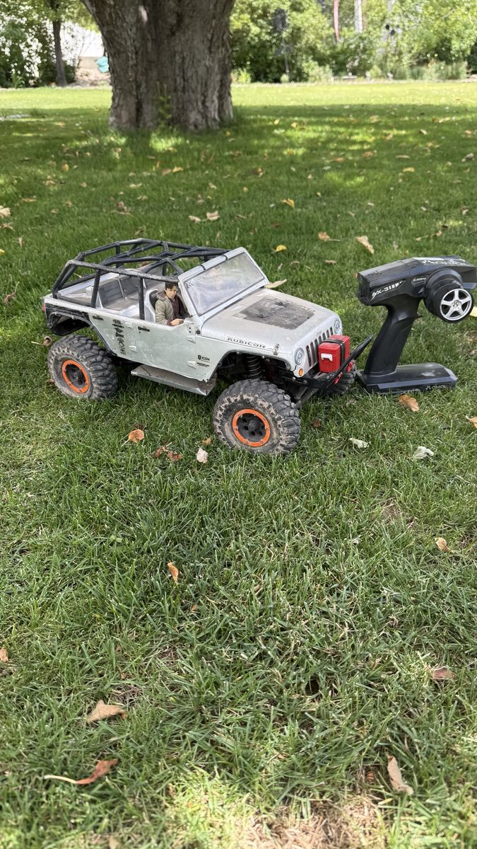 Axial SCX10 II Jeep Rubicon RC Crawler 4x4 with Remote Control - Ready to Run