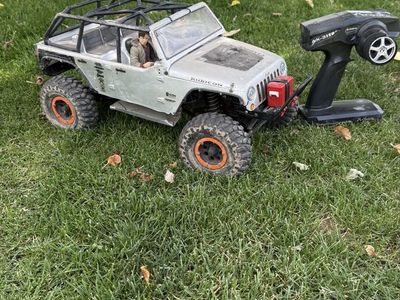 Axial SCX10 II Jeep Rubicon RC Crawler 4x4 with Remote Control - Ready to Run