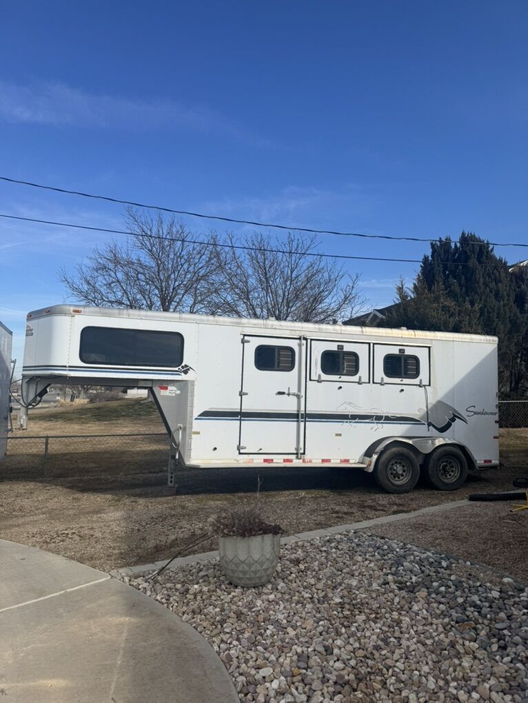 Sundowner 3 Horse Gooseneck