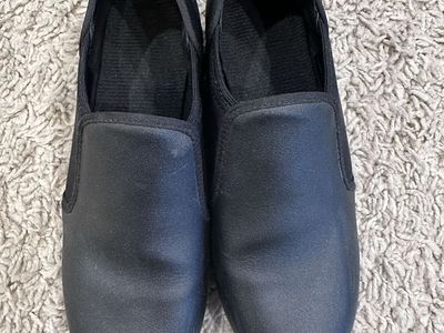 Child Tap Shoes Size 8