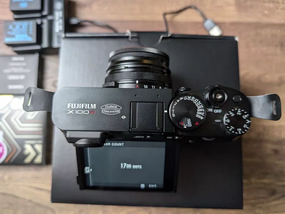 FUJIFILM X100VI (Black) – 1700 actuations with extras!