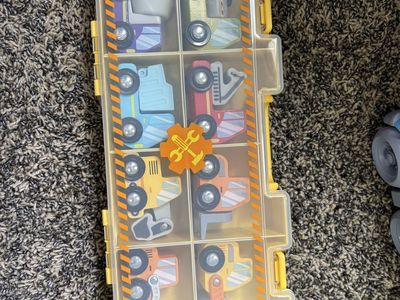 Construction cars and carrying case