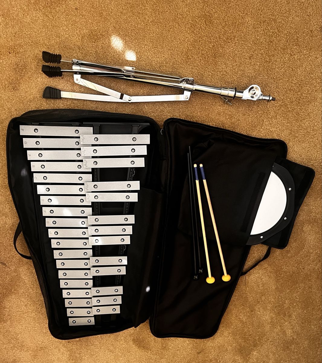 Giantex 32 Note Bell Kit with practice pad