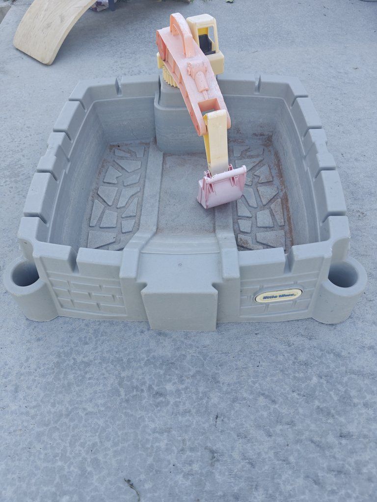 Little Tikes sand box