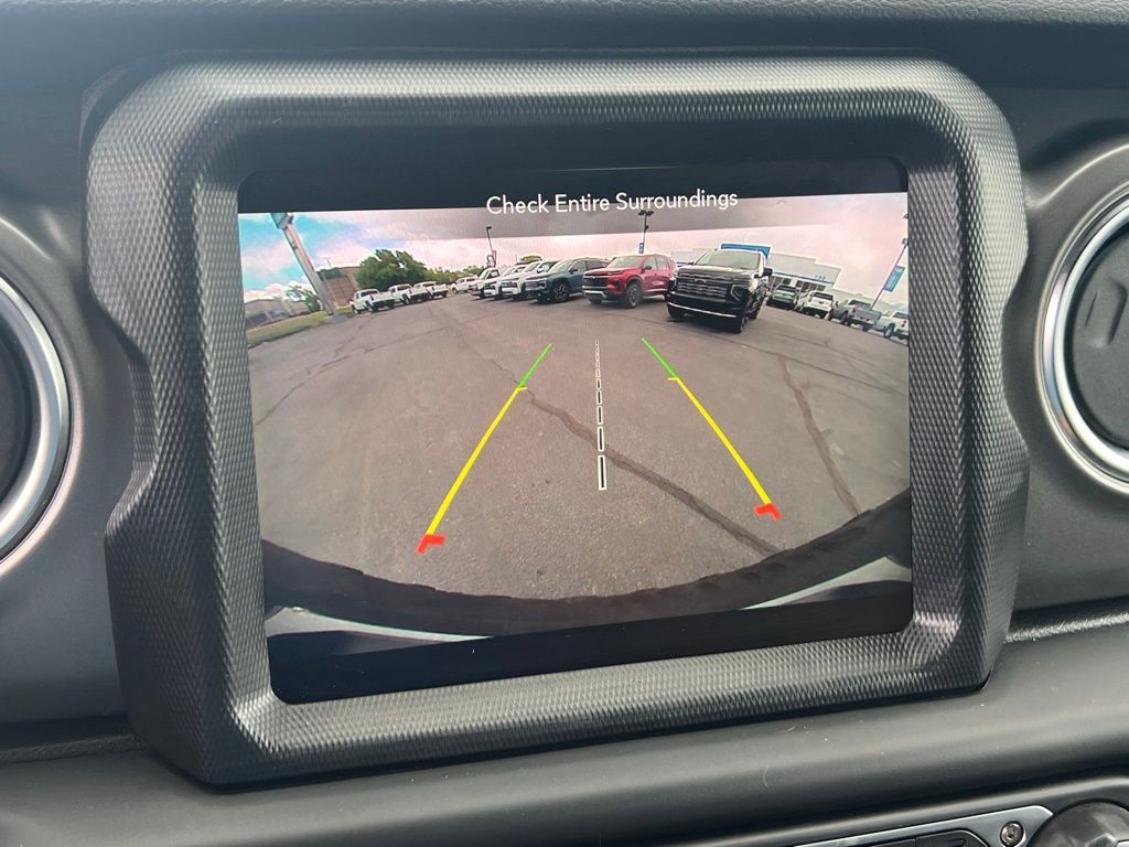 Main image 32