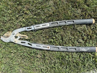 Fiskars Ratchet Drive Titanium Loppers Pruning Shears