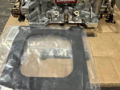 Edelbrock 4-Barrel Carburetor with Mounting Gasket