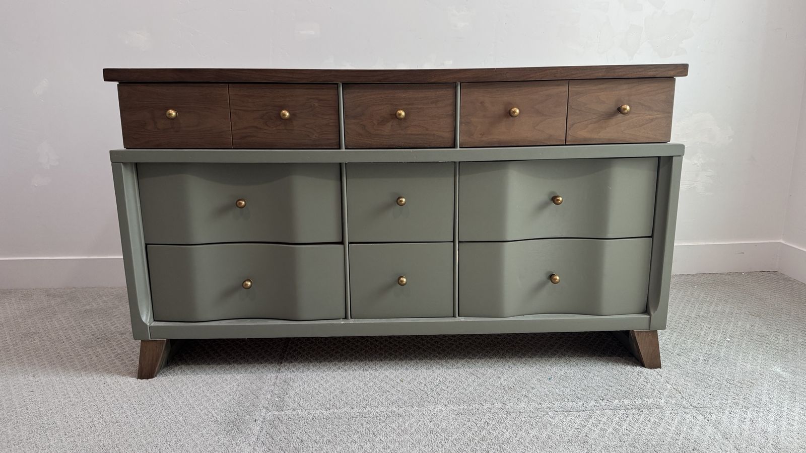 Vintage Solid Wood Dresser – Restored Two‑Tone Finish – 9 Drawers, Brass Pulls - Excellent Condition