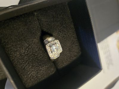 18k White Gold Diamond Ring