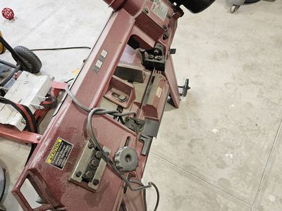 Central Machinery Horizontal / Vertical Metal Cutting Bandsaw (Item 93762)