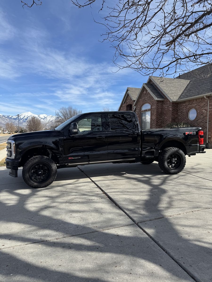 2025 Ford F-350 Super Duty Platinum