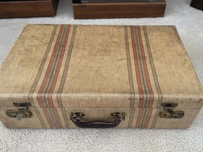ANTIQUE SUITCASE FOR SALE