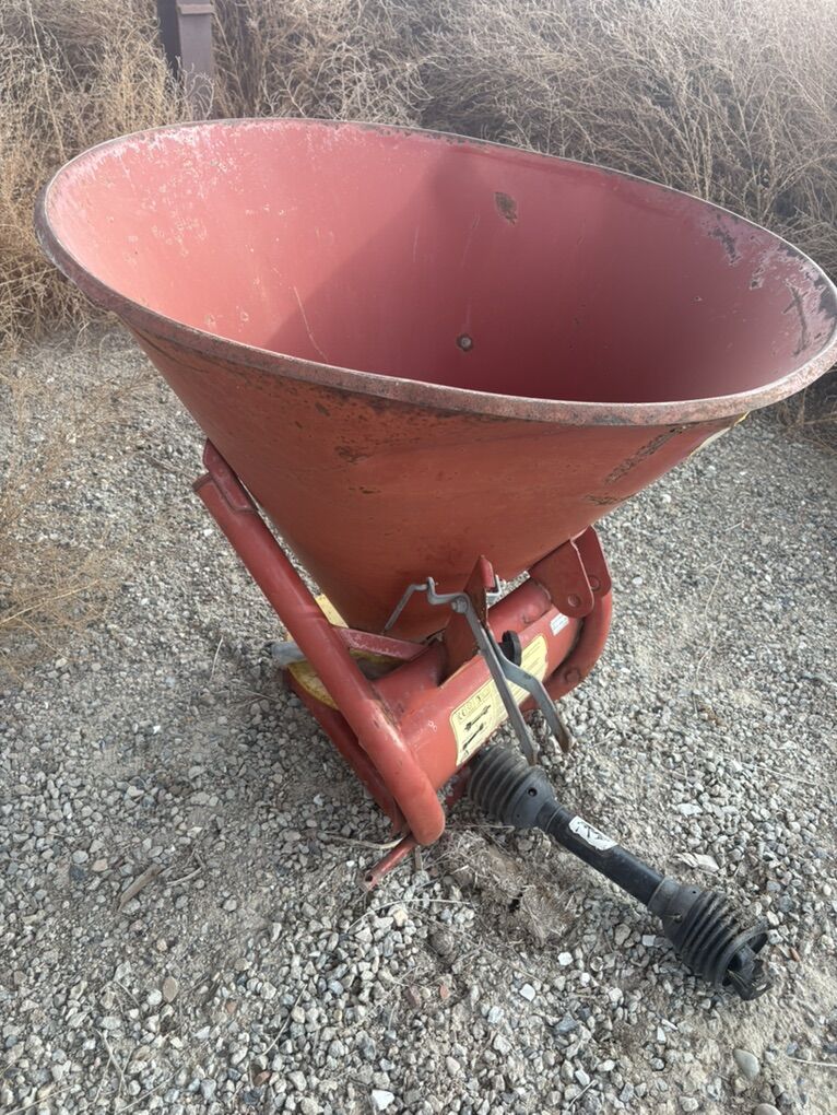 Fertilzer Spreader