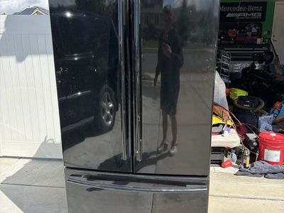 Samaung Fridge With Freezer