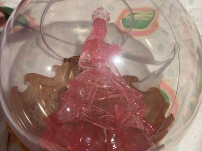 AMC theaters, wicked exclusive Glinda bubble popcorn bucket and the wicked witch of west cup topper