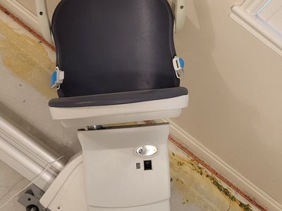 Handicare 1000 XL Stair Lift