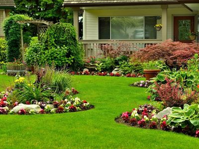 Landscaping Experts LLC | Lawn Care | Yard Maintenance | Sod | Landscape Upkeep