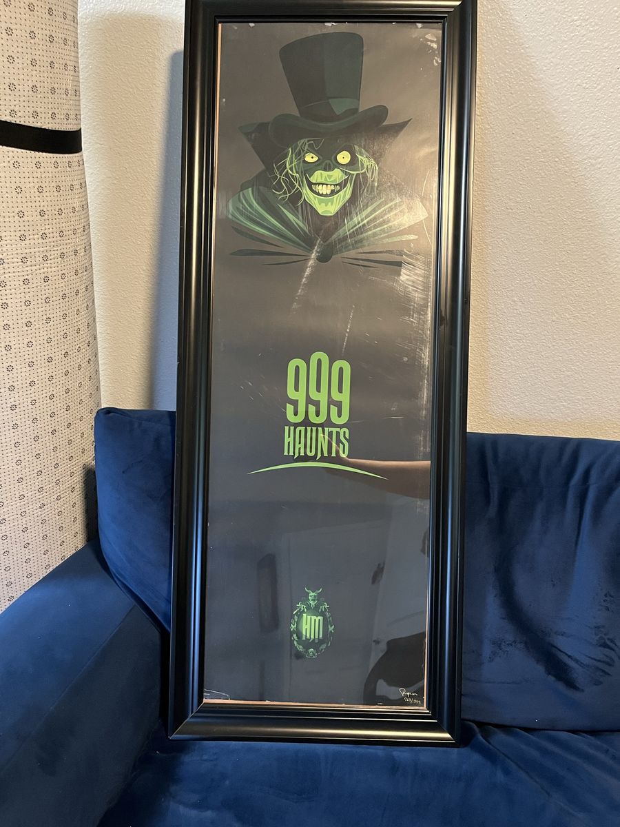 Haunted Mansion 999 Happy Haunts LE 728/999 Signed by artist Ragnar