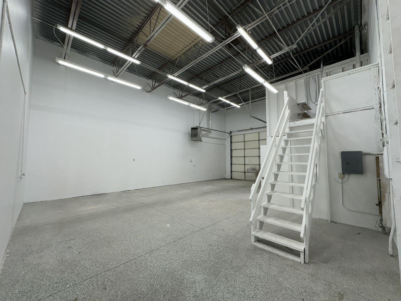 Main image 9